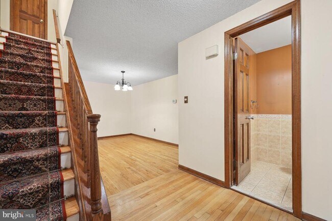 Photo - 153 Thoreau Dr