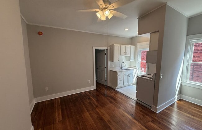 Building Photo - 2724 Jefferson Ave Unit 2724-08