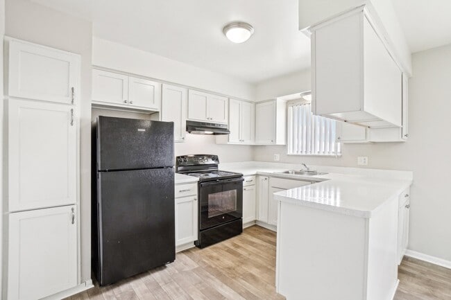 Rivercrest Apartments
