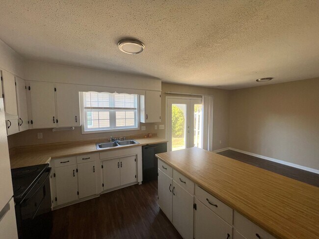 Photo - 9007 Mahogany Row SE Unit D