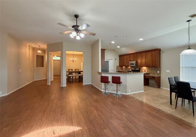 Photo - 5511 Baldwin Elm St