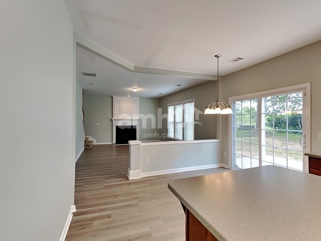 Photo - 811 Greenwood Crossing