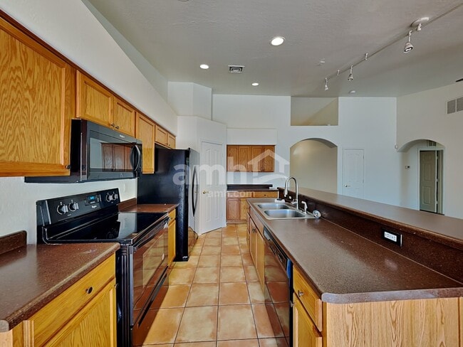 Photo - 717 W Beth Dr