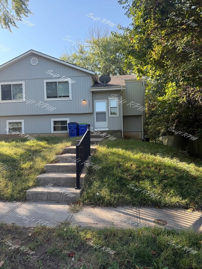 Photo - 6453 Hallet St