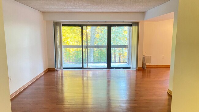 Photo - 5120 Maris Ave Unit 301