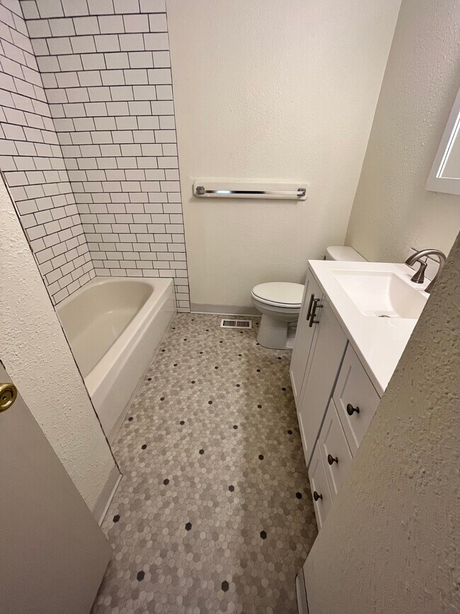 Photo - 814 NW 8th St Unit 814