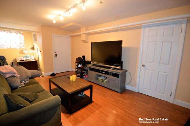 Photo - 89 Pleasant St Apartments