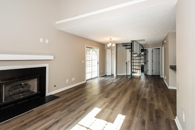 Photo - 406 Rankin Ct