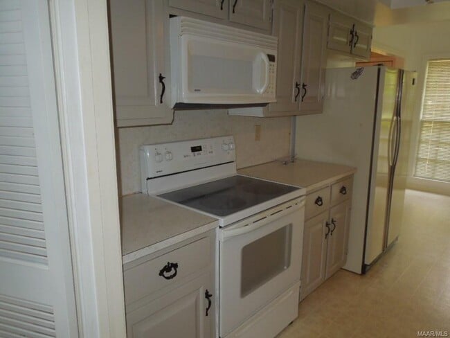 Photo - 2169 Edinburgh Dr