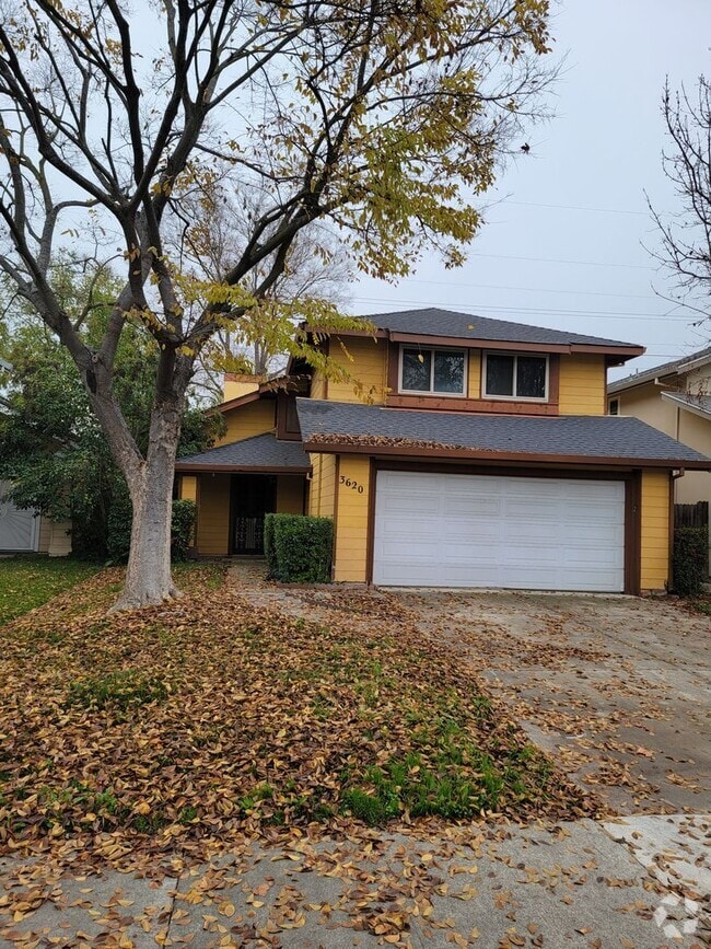 Building Photo - Adorable 3 bedroom 2.5 bath home