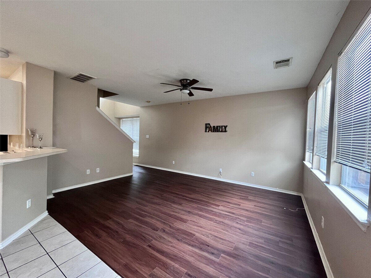 Photo - 2811 Hackamore Hollow Ln