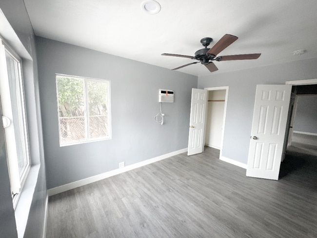 Photo - 7830 Alpaca St