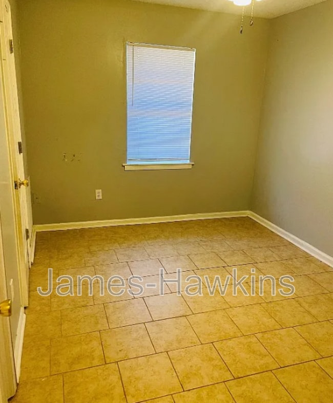 Photo - 636 Green Leaf Dr