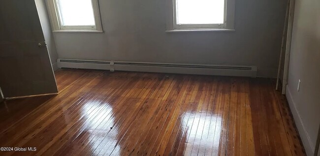 Building Photo - 510 Clinton Ave Rental