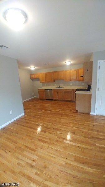 Photo - 214 E Jersey St