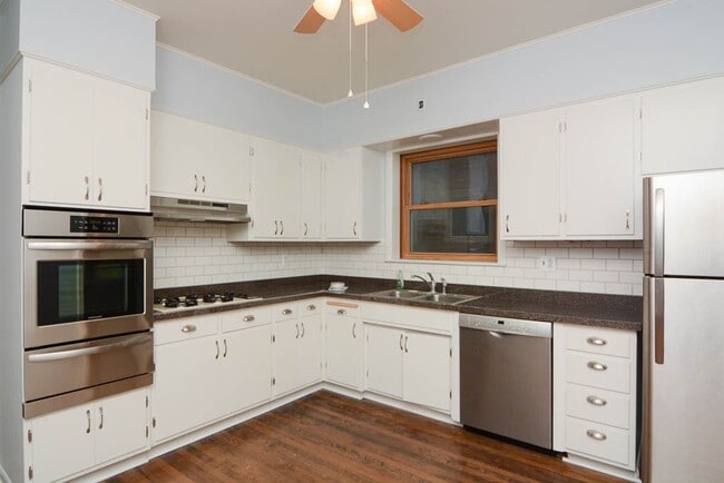 Photo - 3531 N Bell Ave Unidad 2
