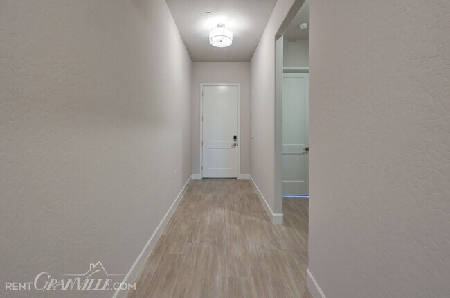 1316 E Santa Ana Ave