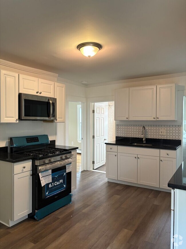 Building Photo - 10-12 Rockdale Ave Unit 2 Rental