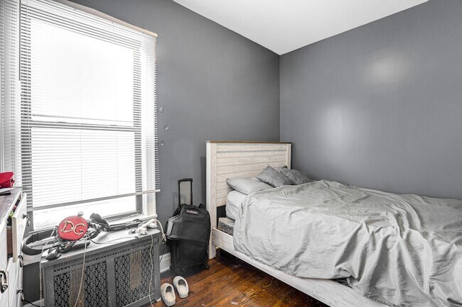 6949 S Justine St Unit 1