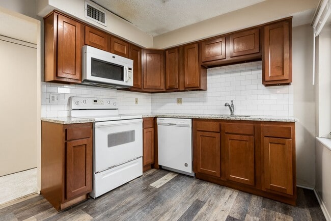 Photo - 100 Chittenden Ave - Student Housing