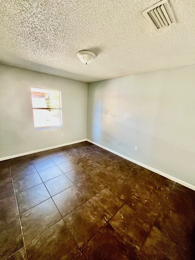 Photo - HUGE 2BR/1BA w/Gorgeous Ceiling Fans, W/D Hookups & More! NO APPLICATION FEE!