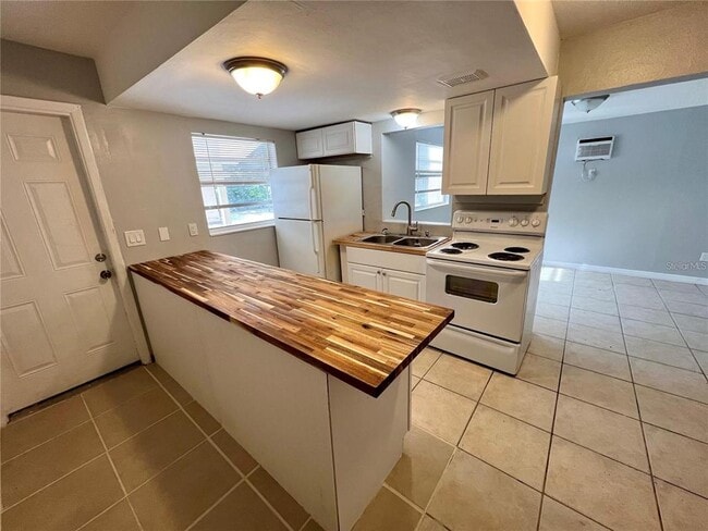 Photo - 908 Beverly Ave NW Unit B