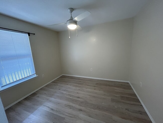 Photo - 1635 Neptune St