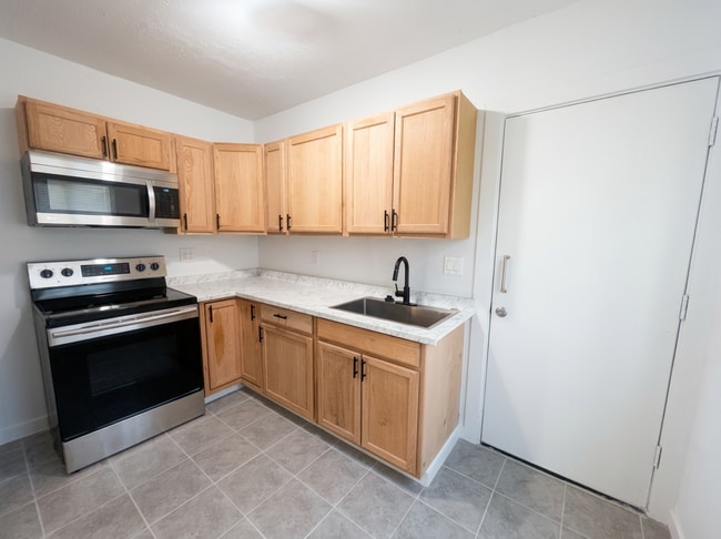 Photo - 240 1/2 E Beech Ave