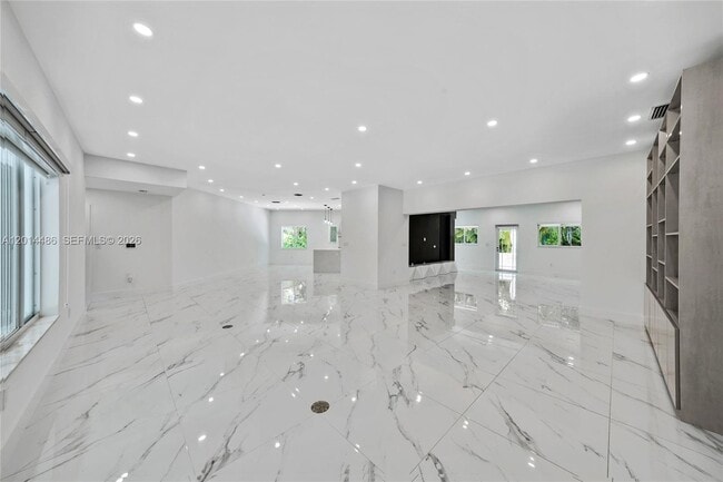 Photo - 711 Sunset Dr