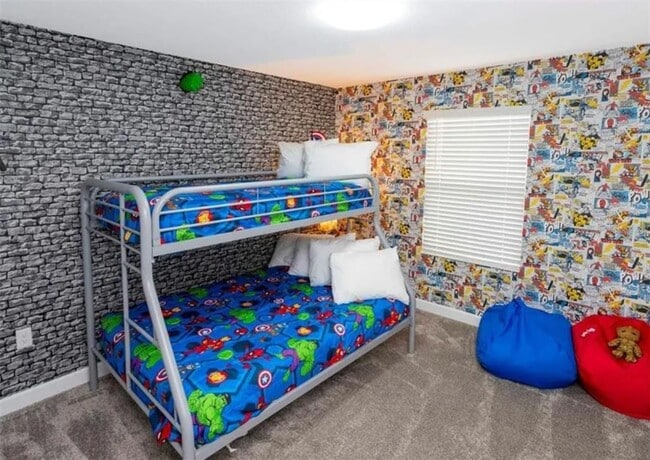 Photo - 984 Leader St