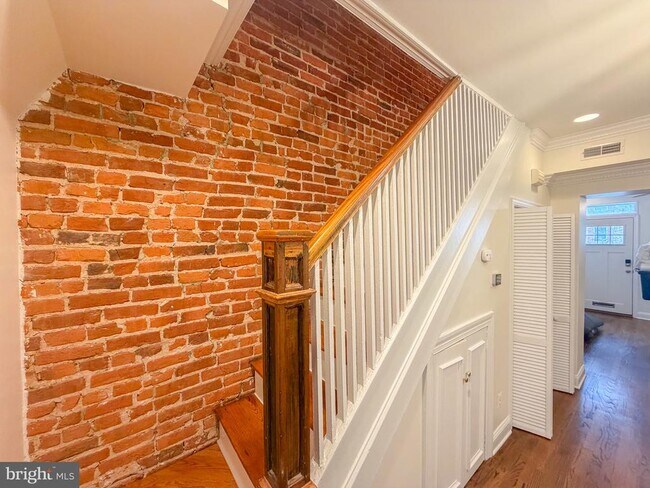 Photo - 318 11th St SE