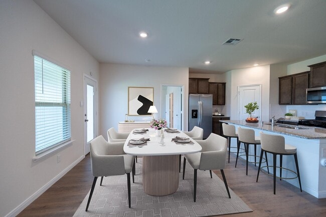 Photo - 1609 Grand Villa St