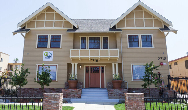 Building Photo - Dee Jay Student Housing Rental