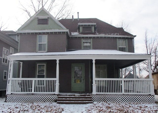 Building Photo - 704 W Mulberry St