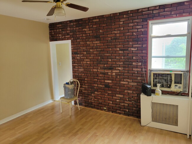 Photo - 2325 Belgrade St