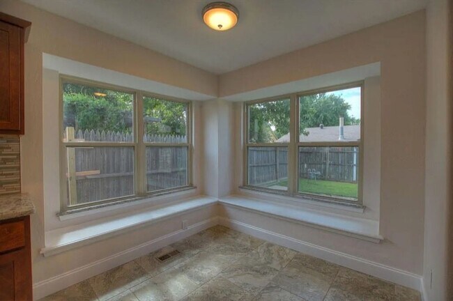 Photo - 2616 SW 102nd St