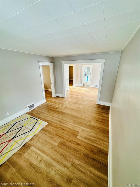 Photo - 23084 Berdeno Ave