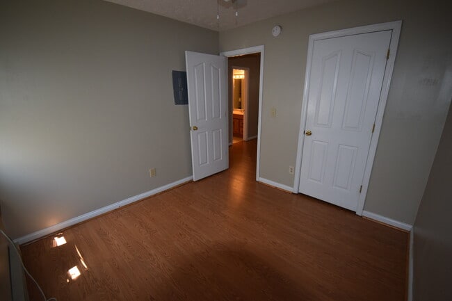 Photo - 113 Hagerman Ct
