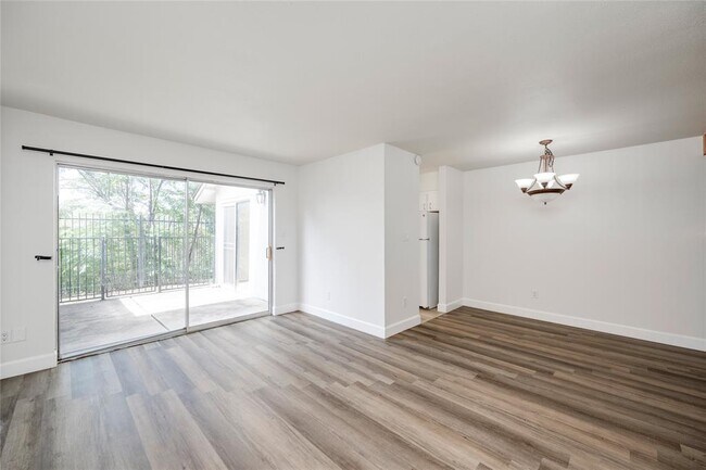 Photo - 6910 Hart Ln Unidad 806