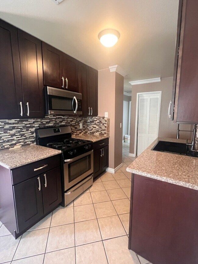 Photo - 1116 N Barston Ave