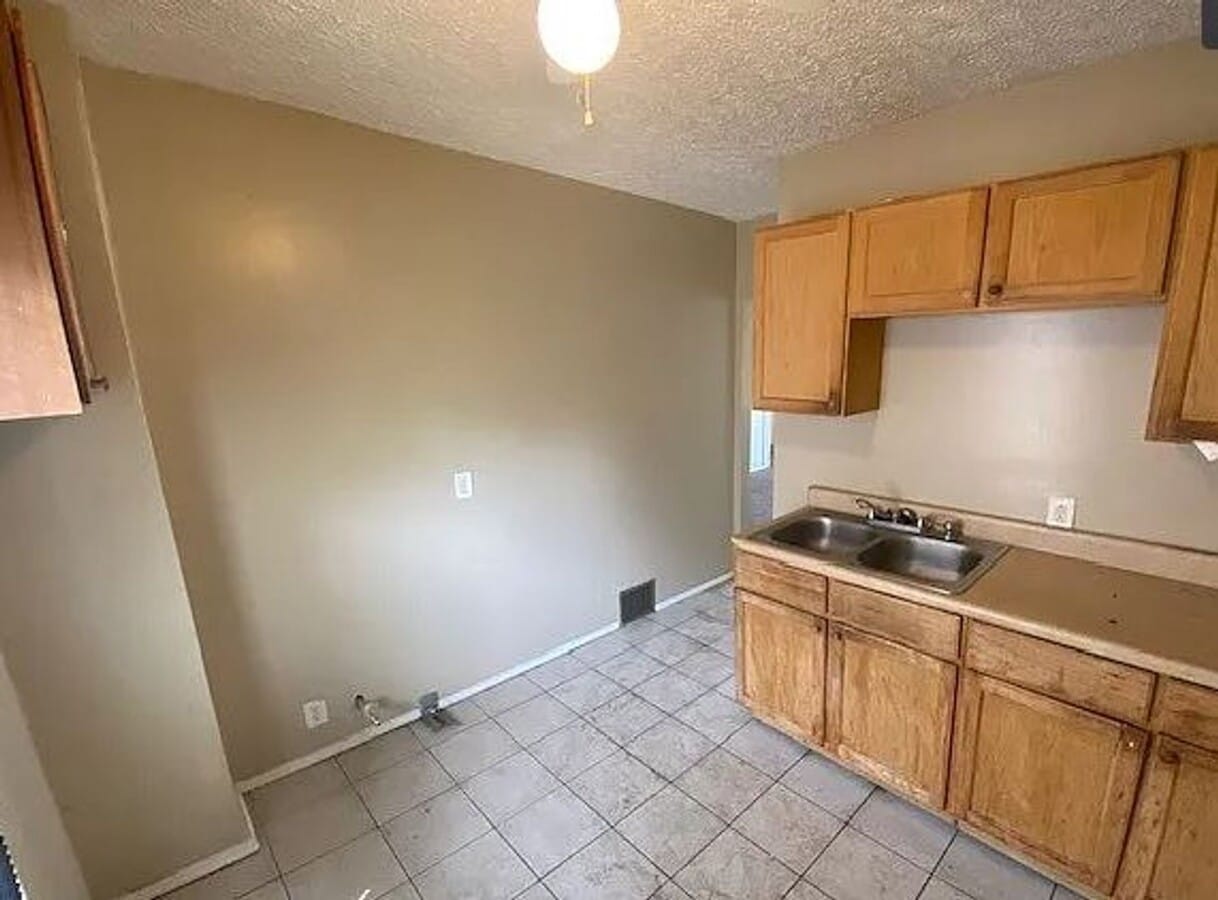 Photo - 921-923 RUDYARD RD. Unit 923 Rudyard Rd (UP)