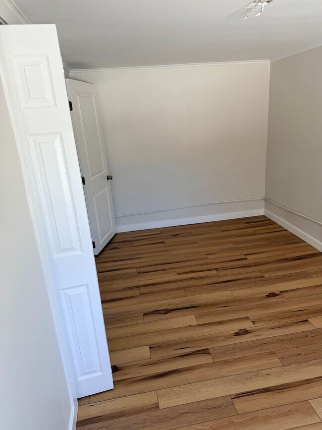 Photo - 1926 Shore Rd Unit 3