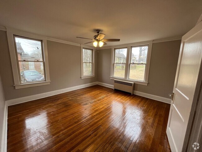 Building Photo - Historic Downtown Corinth Apartments Move ... Unit 8