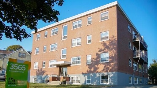 Photo - 3565 Connaught Avenue