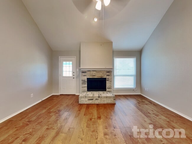 Photo - 919 Bermuda St