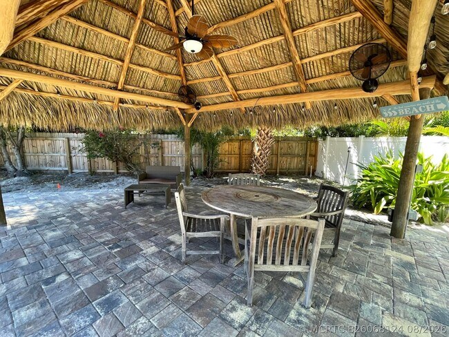 Photo - 510 Banyan Way