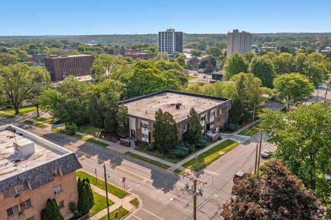 Building Photo - 805 N Court St Rental