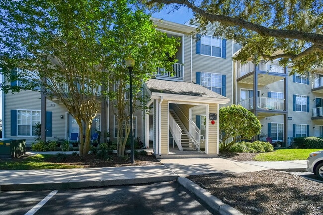 Photo - Village at Lake Highland Apartments