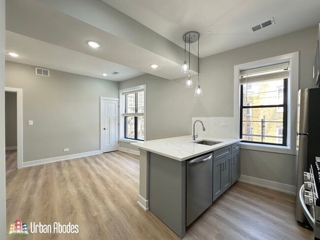 Photo - 442 W Belden Ave Unit A04C