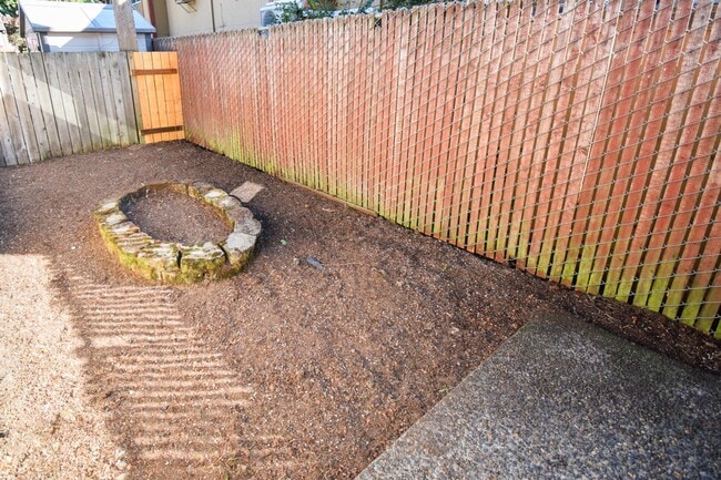 Photo - Single Level 2-Bedroom Apartment in the Mo... Unidad 933